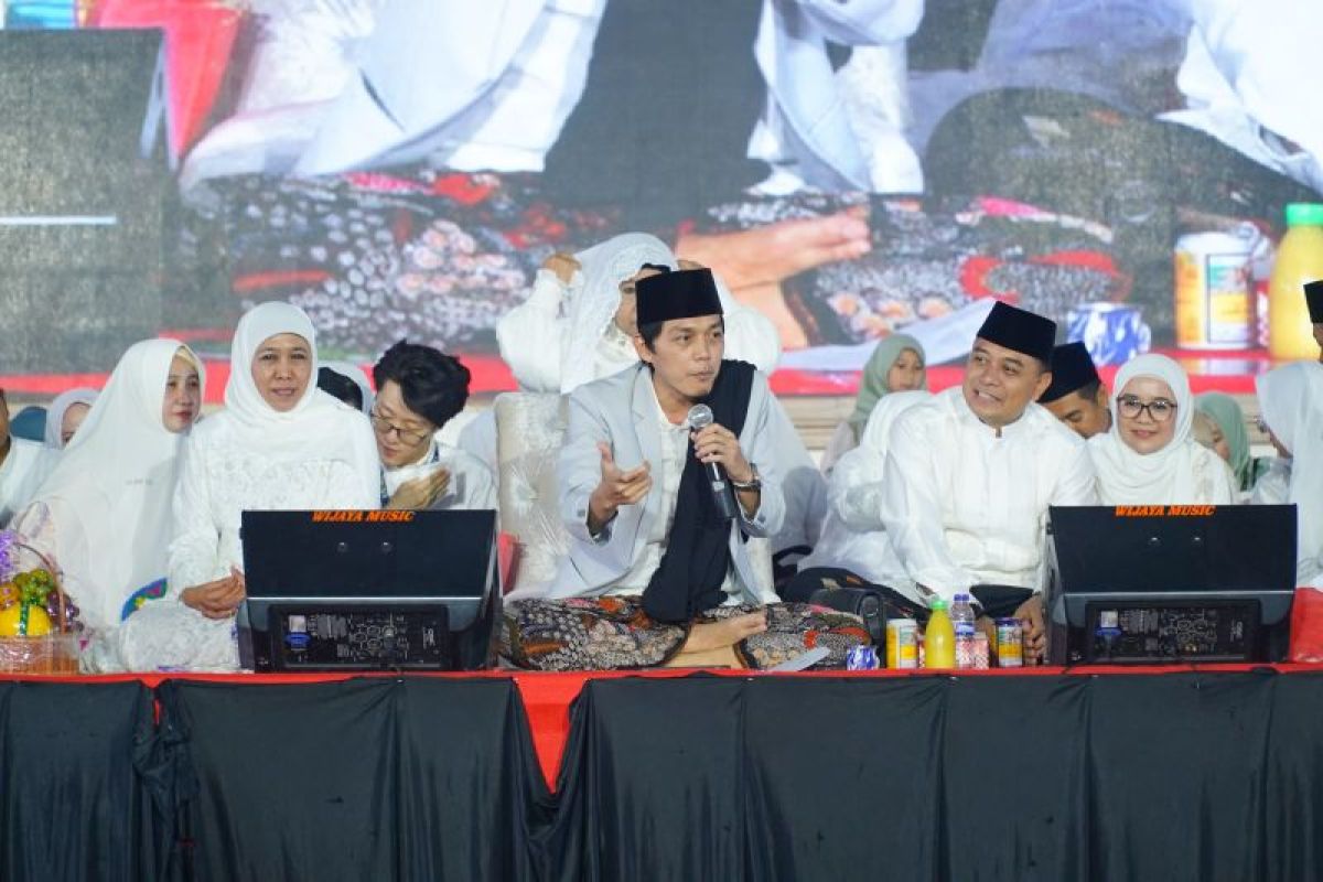 Khofifah, Eri, Gus Iqdam hadiri pengajian Maulid Nabi Ponpes Puteri An Nuriyah Surabaya