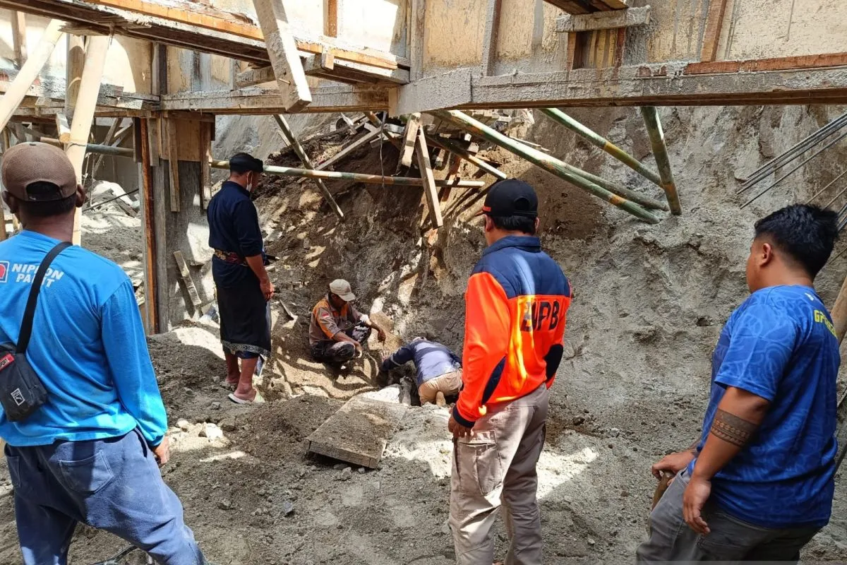 Para korban longsor di Bali dalam penanganan medis