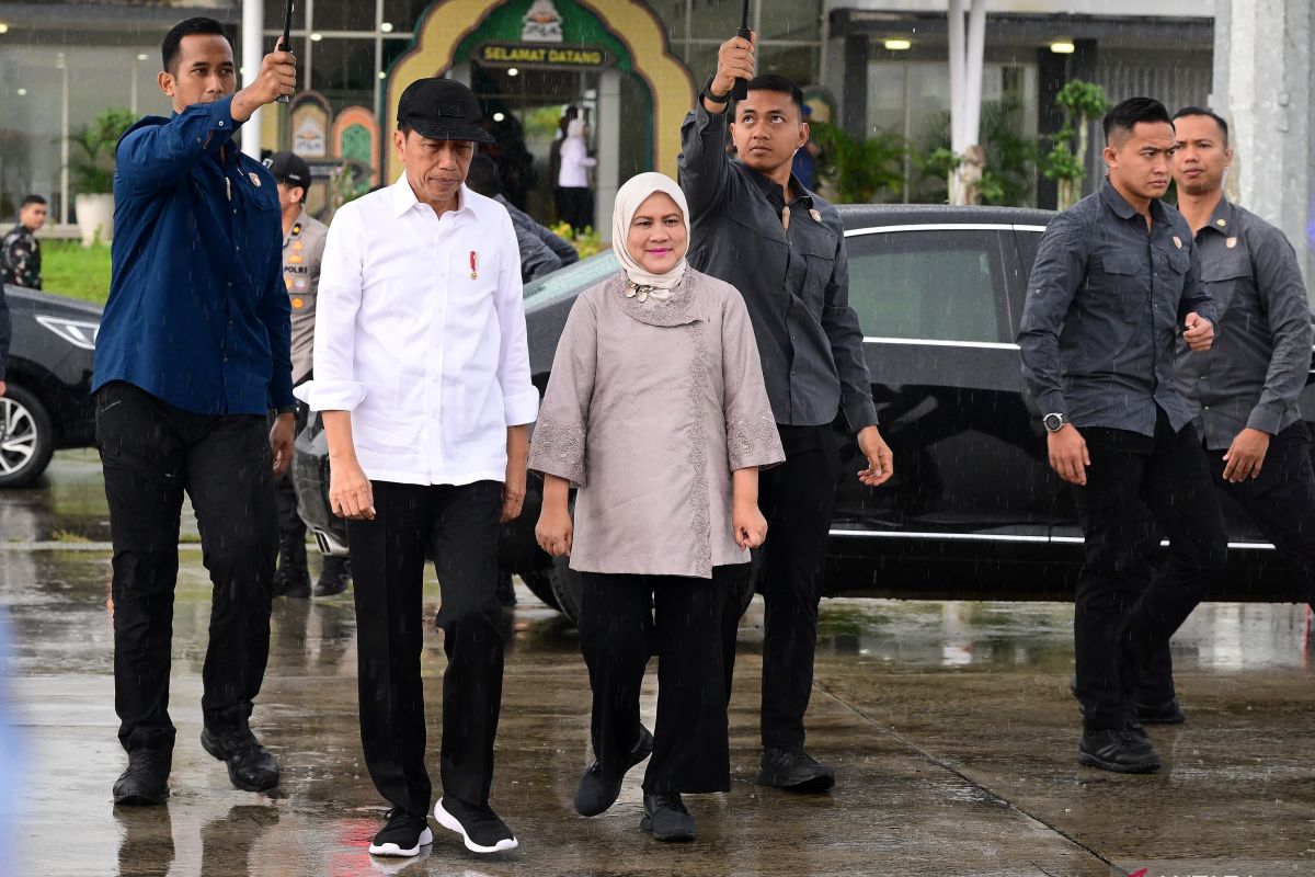 President Jokowi, first lady visit Aceh to open PON XXI