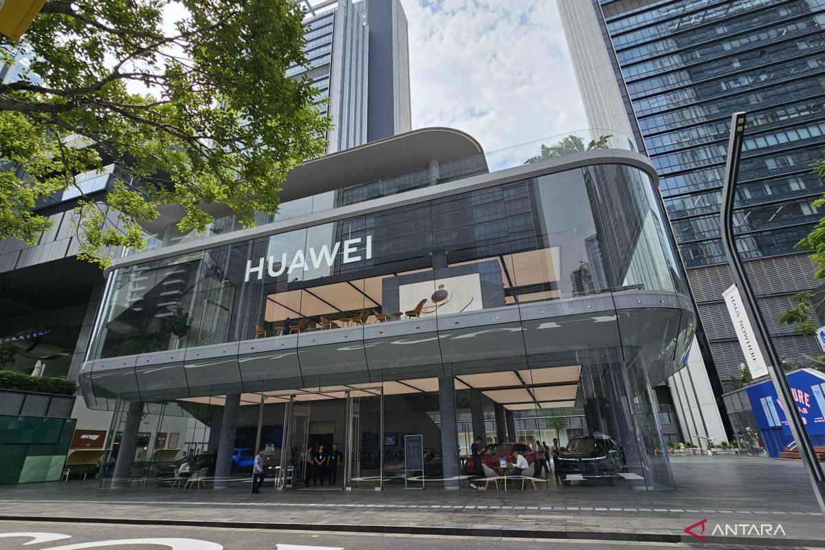 Mengeksplorasi produk canggih Huawei di Global Flagship Store Shenzen