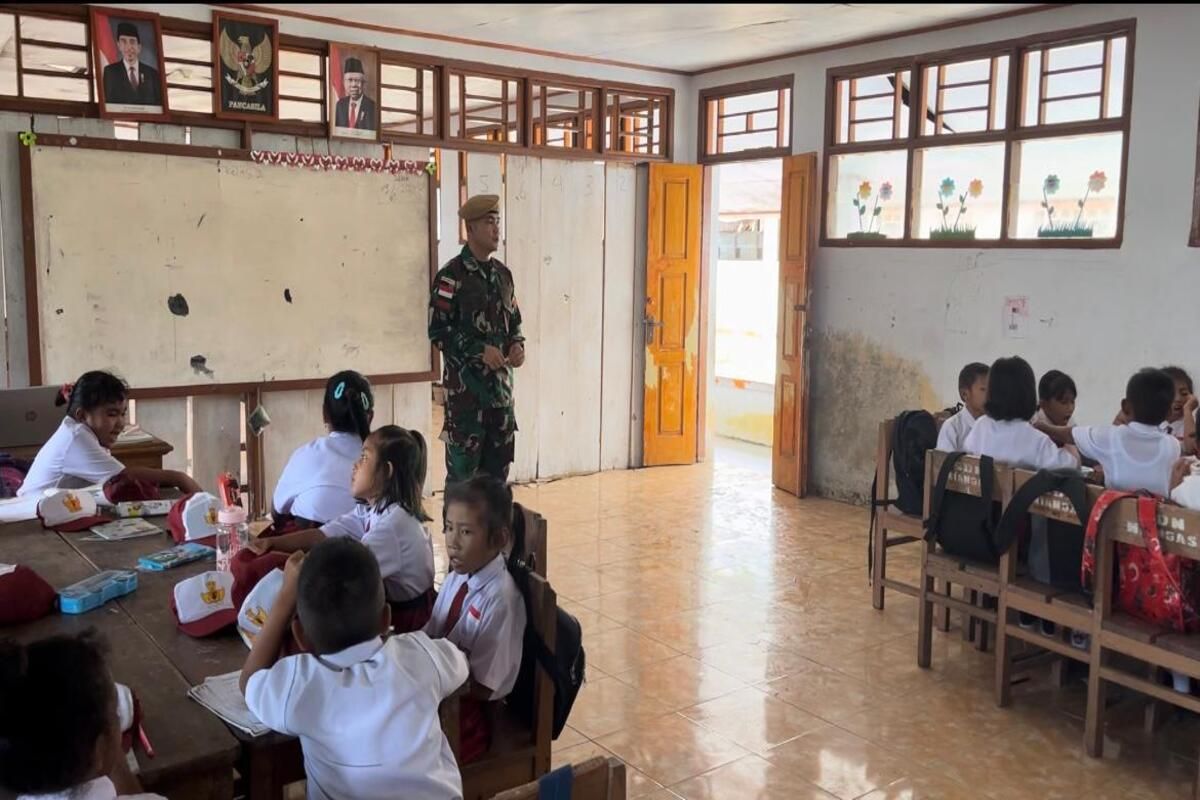 Satgas Pamputer Kodam XIII/Merdeka jadi pendidik bantu cerdaskan anak-anak perbatasan