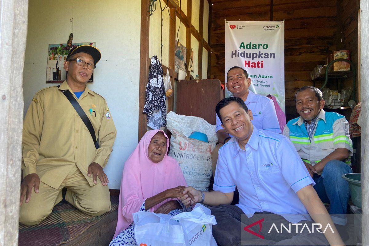 Ratusan warga pesisir Sungai Barito Batola terima bantuan Adaro#HidupkanHati