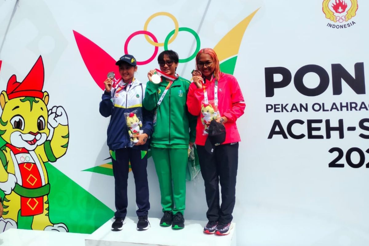 PON - Renang perairan terbuka 5.000 meter putri, Jawa Timur raih medali emas