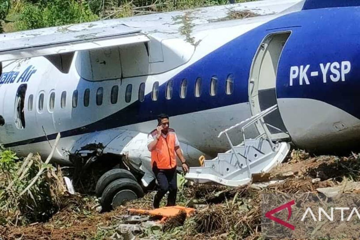 Trigana Air tergelincir di Bandara Kamanap Serui, Papua pesawat rusak berat
