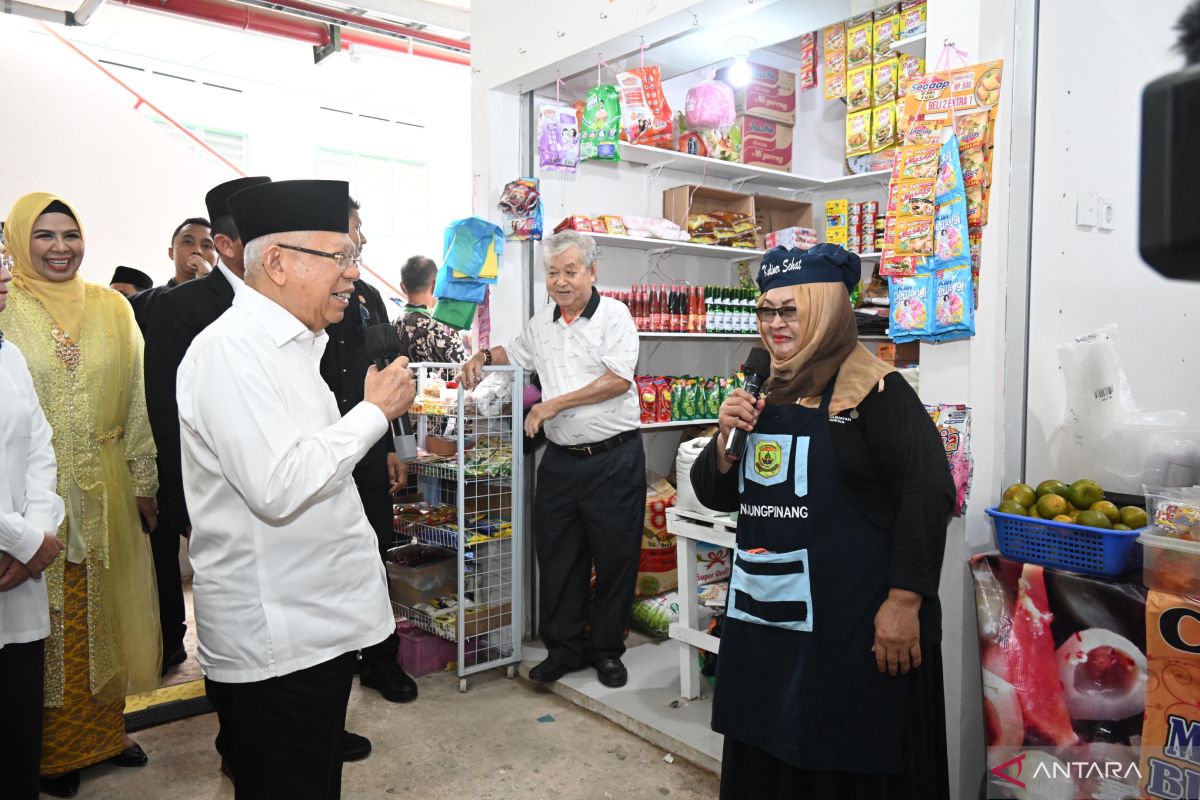 VP opens renovated market in Riau Islands' Tanjungpinang