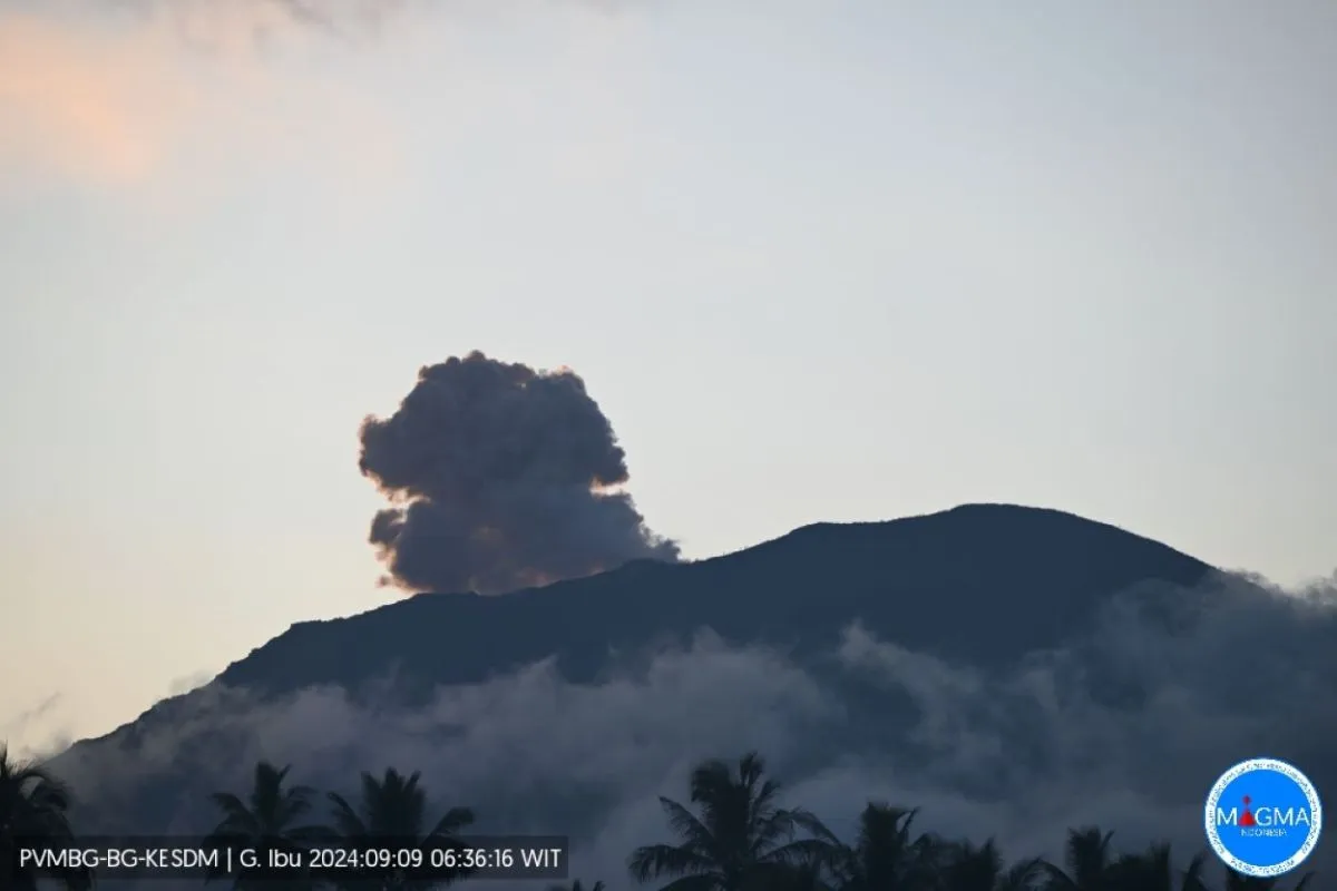 PVMBG catat Gunung Ibu erupsi tiga kali