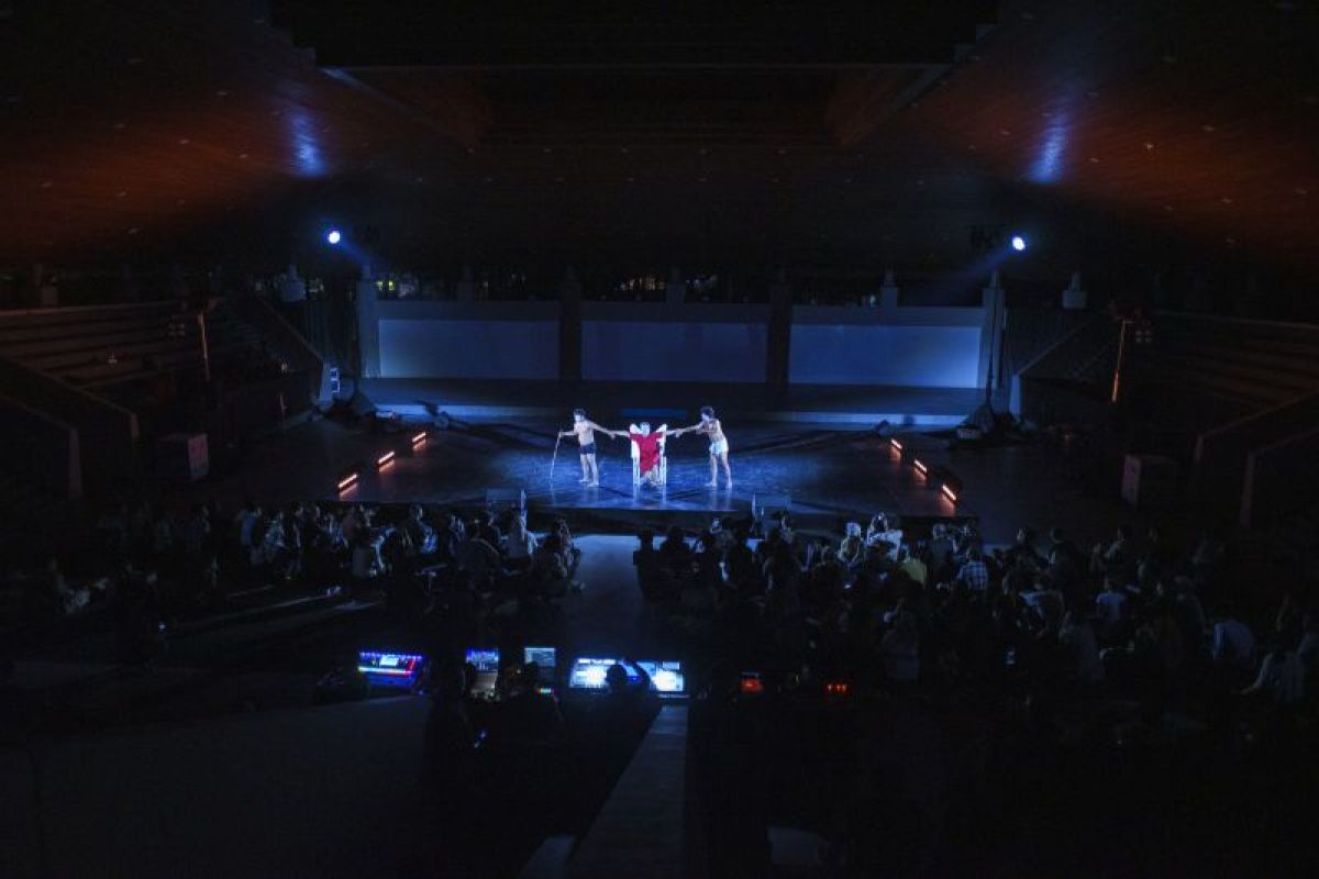 GIK UGM sukses menggelar "The Life of Butoh"