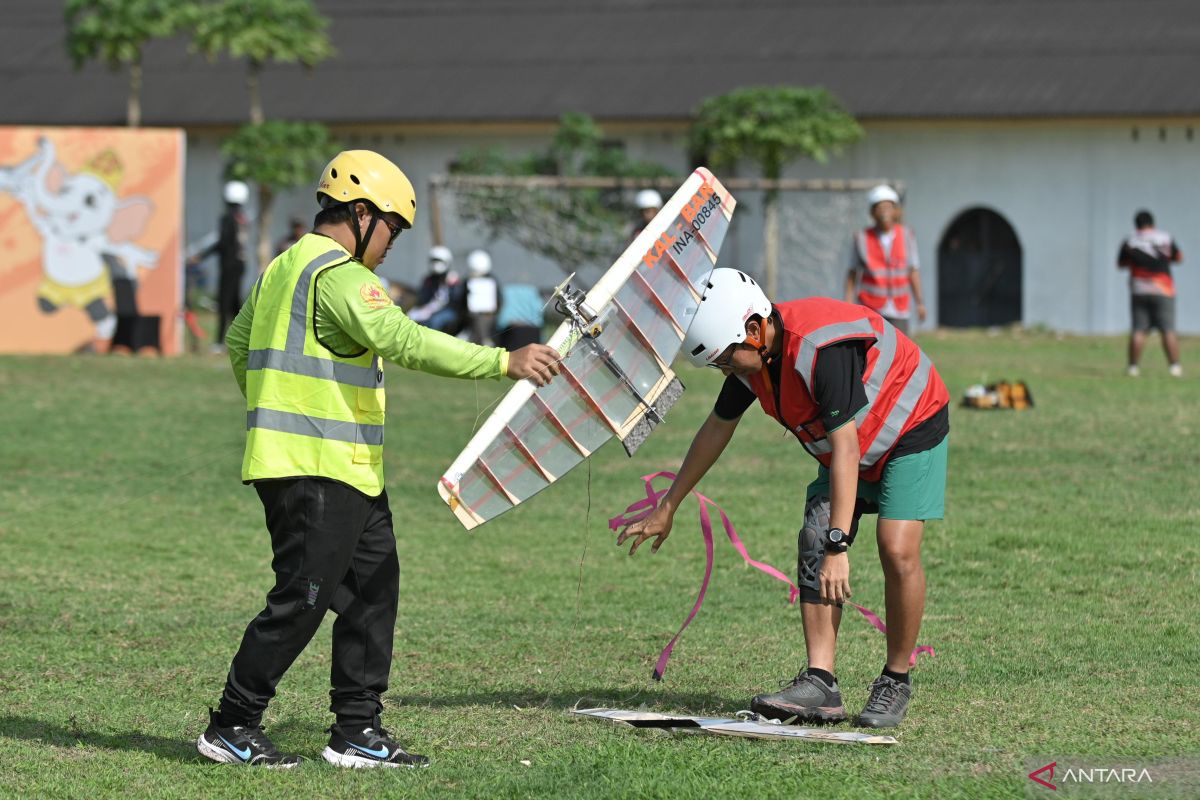 Aeromodelling lombakan 12 nomor pada PON XXI di Sabang