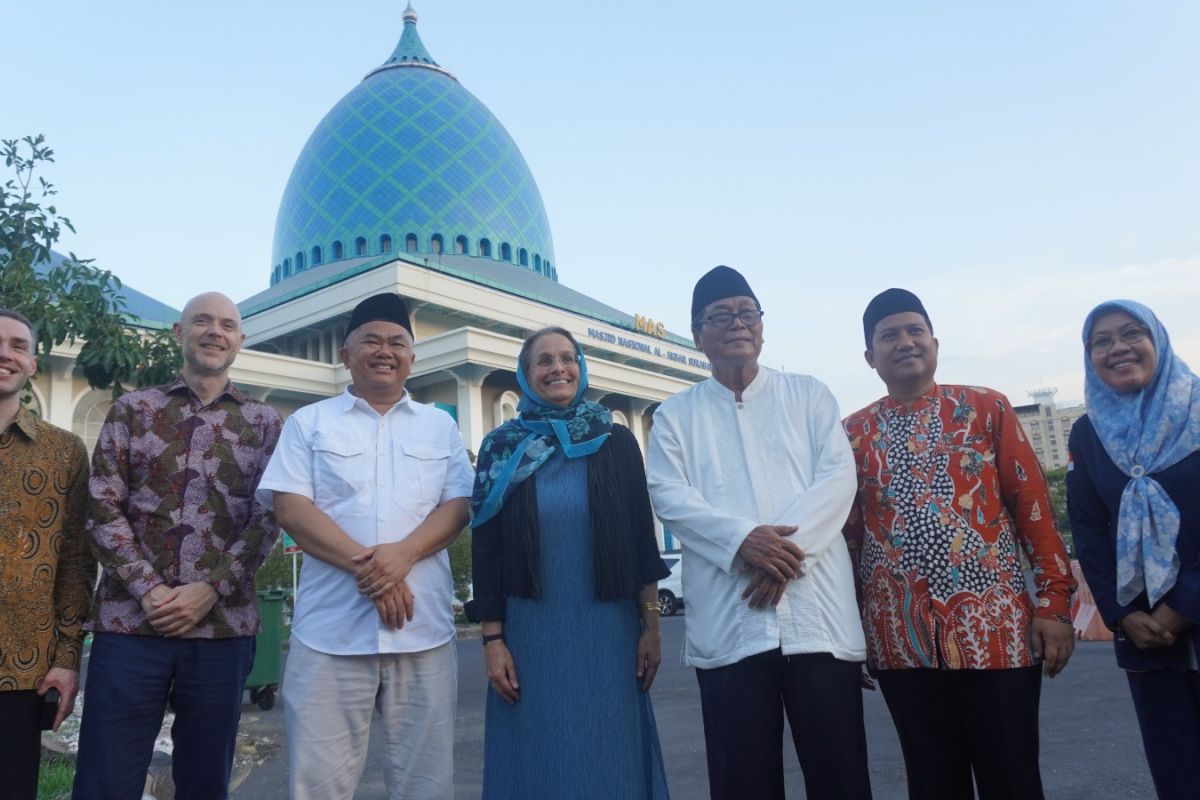 Dubes Amerika Serikat kagumi Masjid Al-Akbar Surabaya