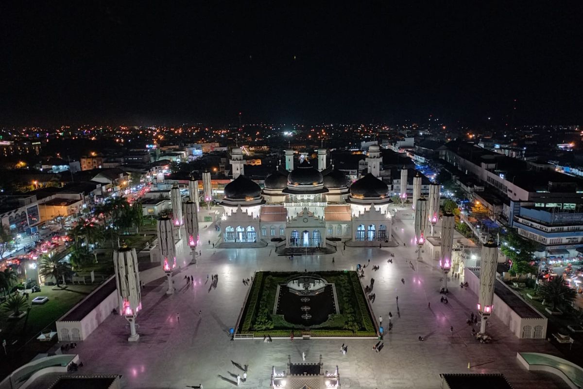 Pengunjung Masjid Raya Baiturrahman meningkat dua kali lipat sejak PON XXI Aceh-Sumut