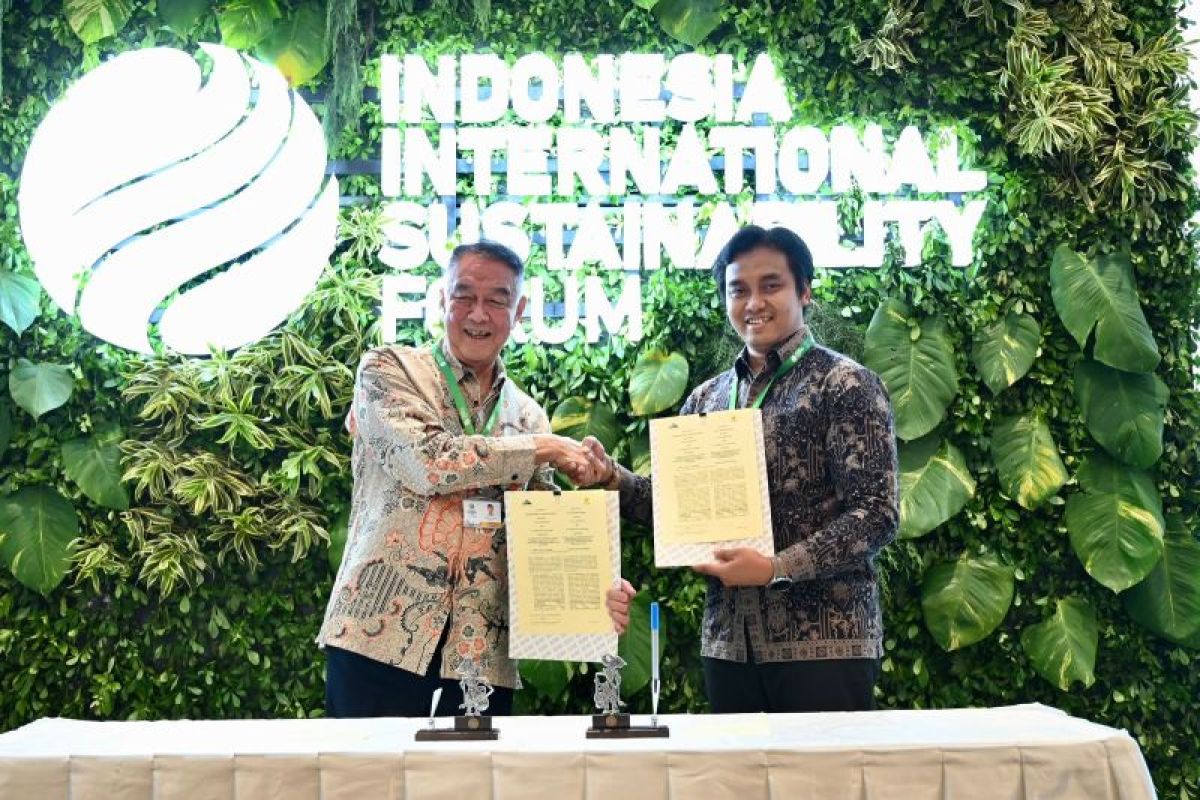 PLN gandeng PT Utomo Charge+ Indonesia dan ACME Corporation perbanyak Charging Station EV