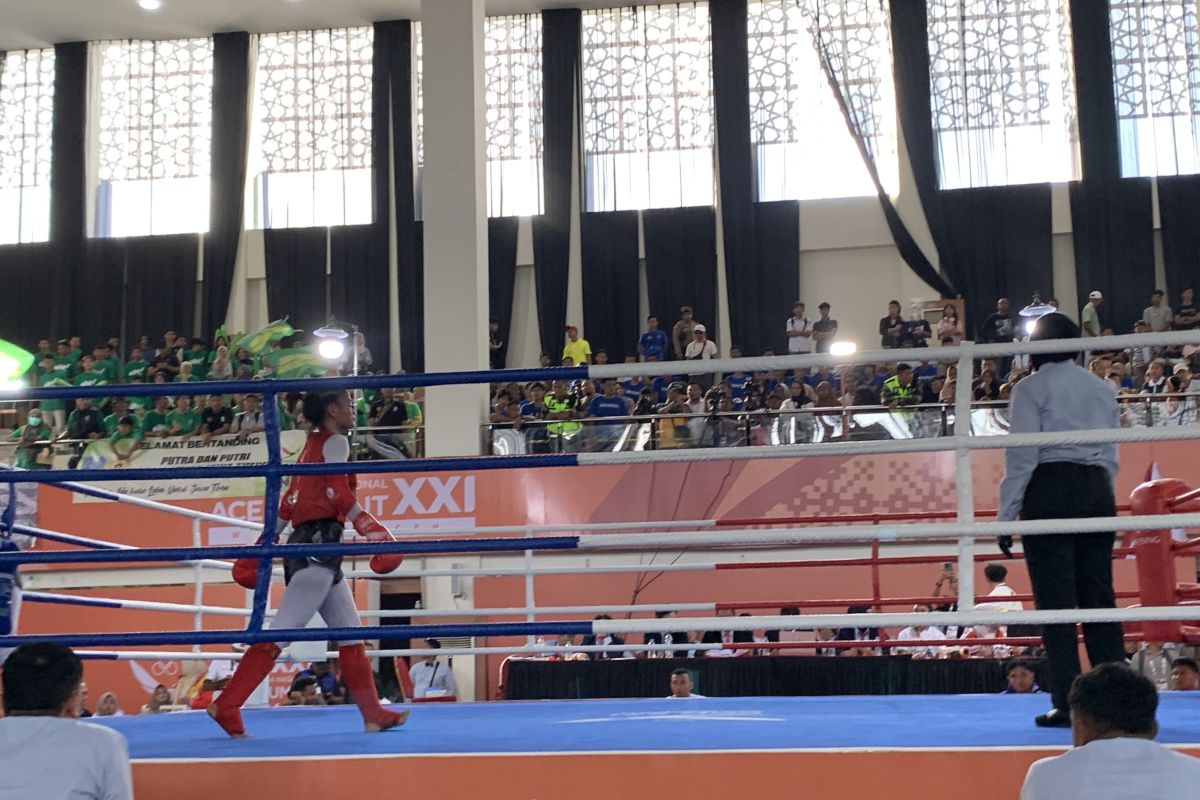 PON XXI: Stevannie kawinkan medali emas seni dan laga muaythai untuk Jatim