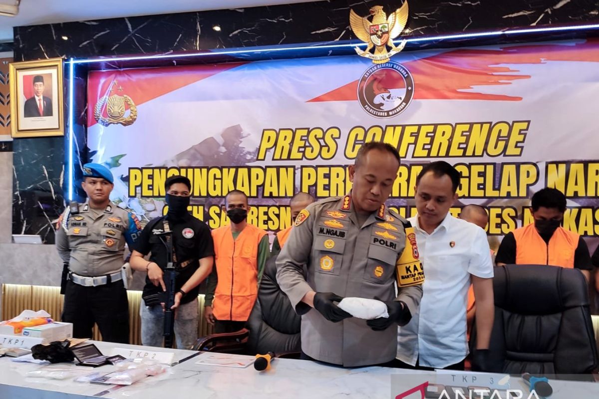 Polrestabes Makassar ungkap jaringan peredaran narkoba seberat satu kilogram