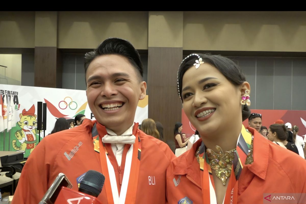 Dancesport - Aditya dan Archisya raih emas berkat latihan via online