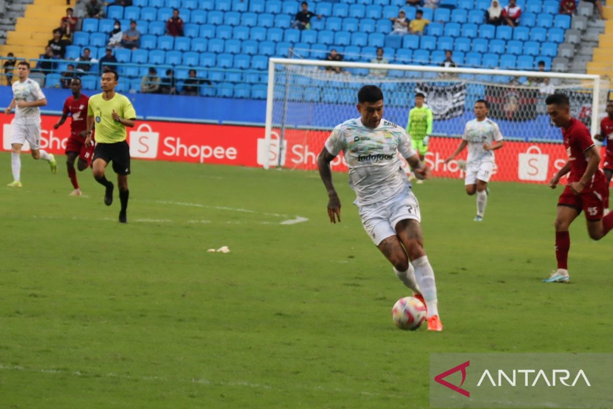 Persib dapat satu poin dari Stadion Batakan