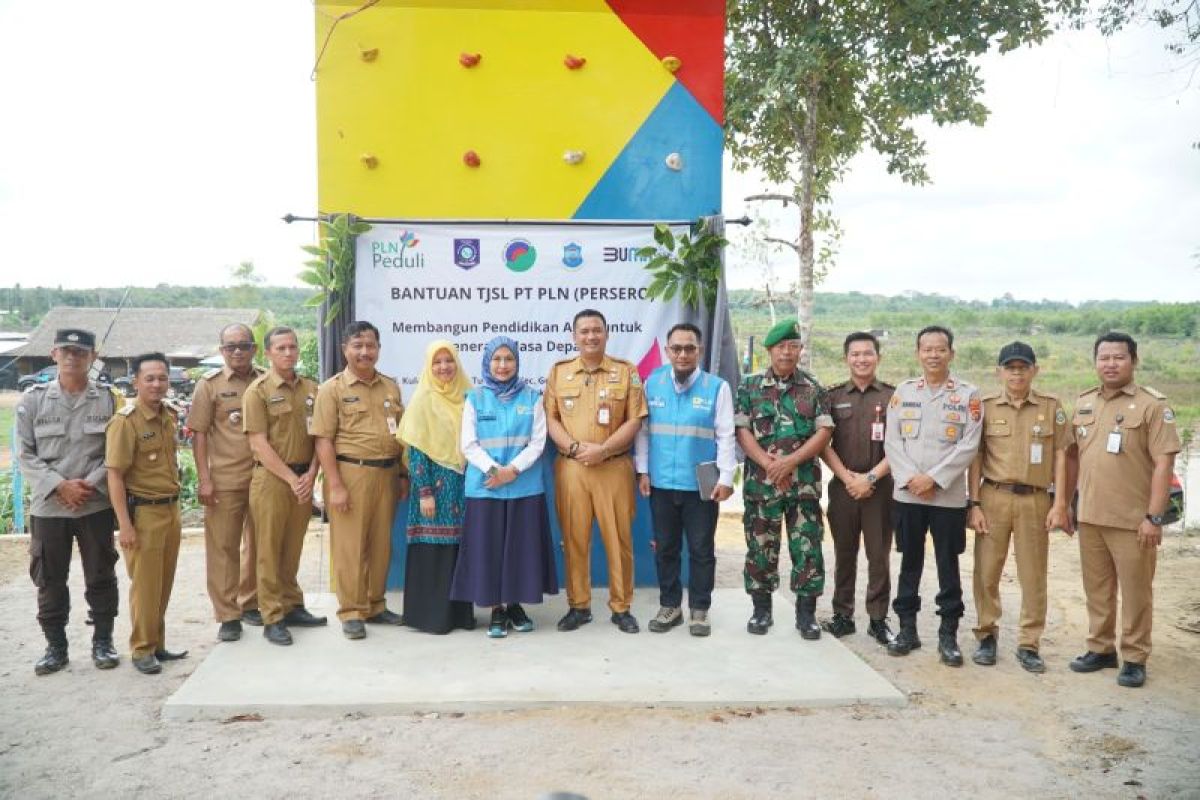 PLN Babel salurkan bantuan TJSL program membangun pendidikan alam bagi generasi masa depan