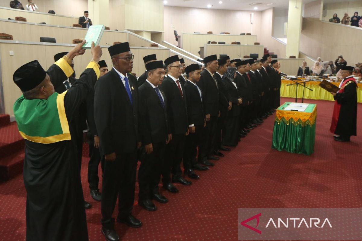 30 anggota DPRK Banda Aceh resmi dilantik, Irwansyah ditunjuk ketua sementara