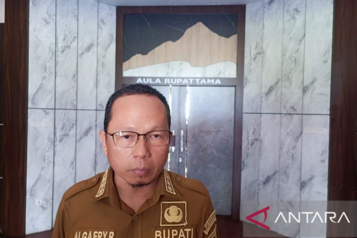 Bupati Bangka Tengah ingatkan ASN cerdas gunakan media sosial