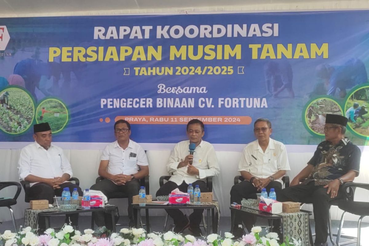 Para petani di Lombok Tengah diminta patuhi pola tanam agar tak merugi