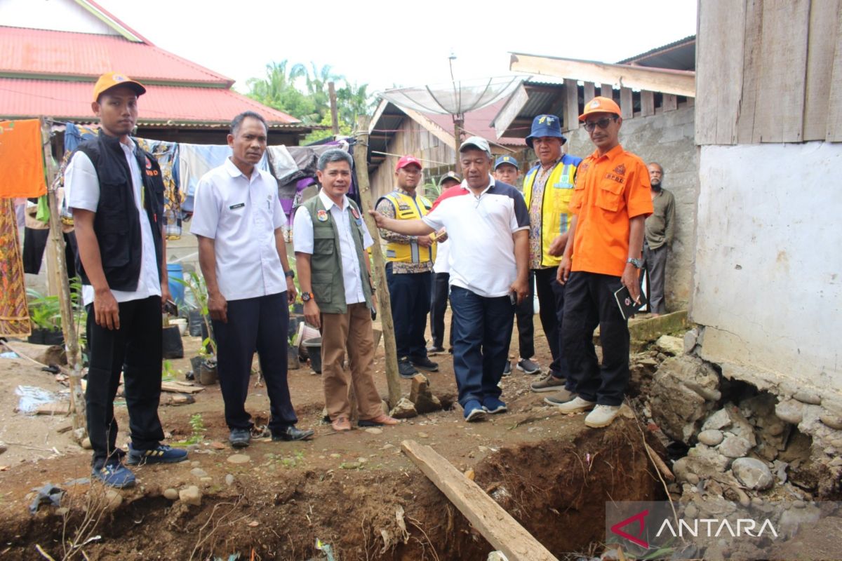 BPBD Mukomuko fasilitasi penanganan tebing longsor