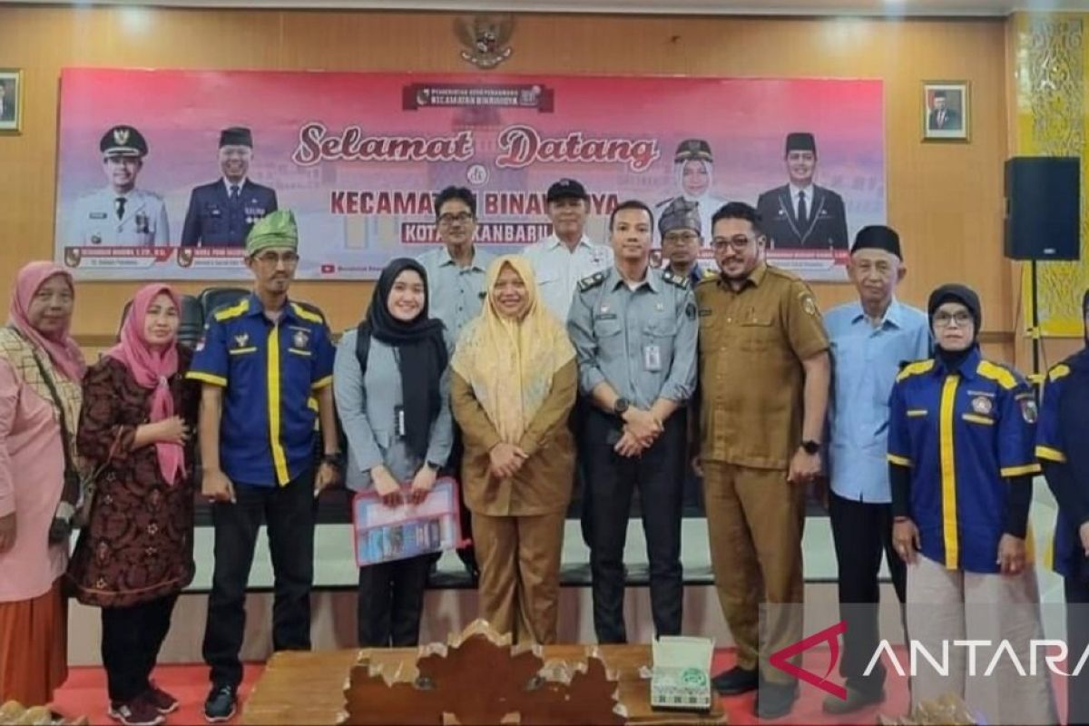 Kanwil Kemenkumham Riau gelar pembinaan kelompok keluarga sadar hukum