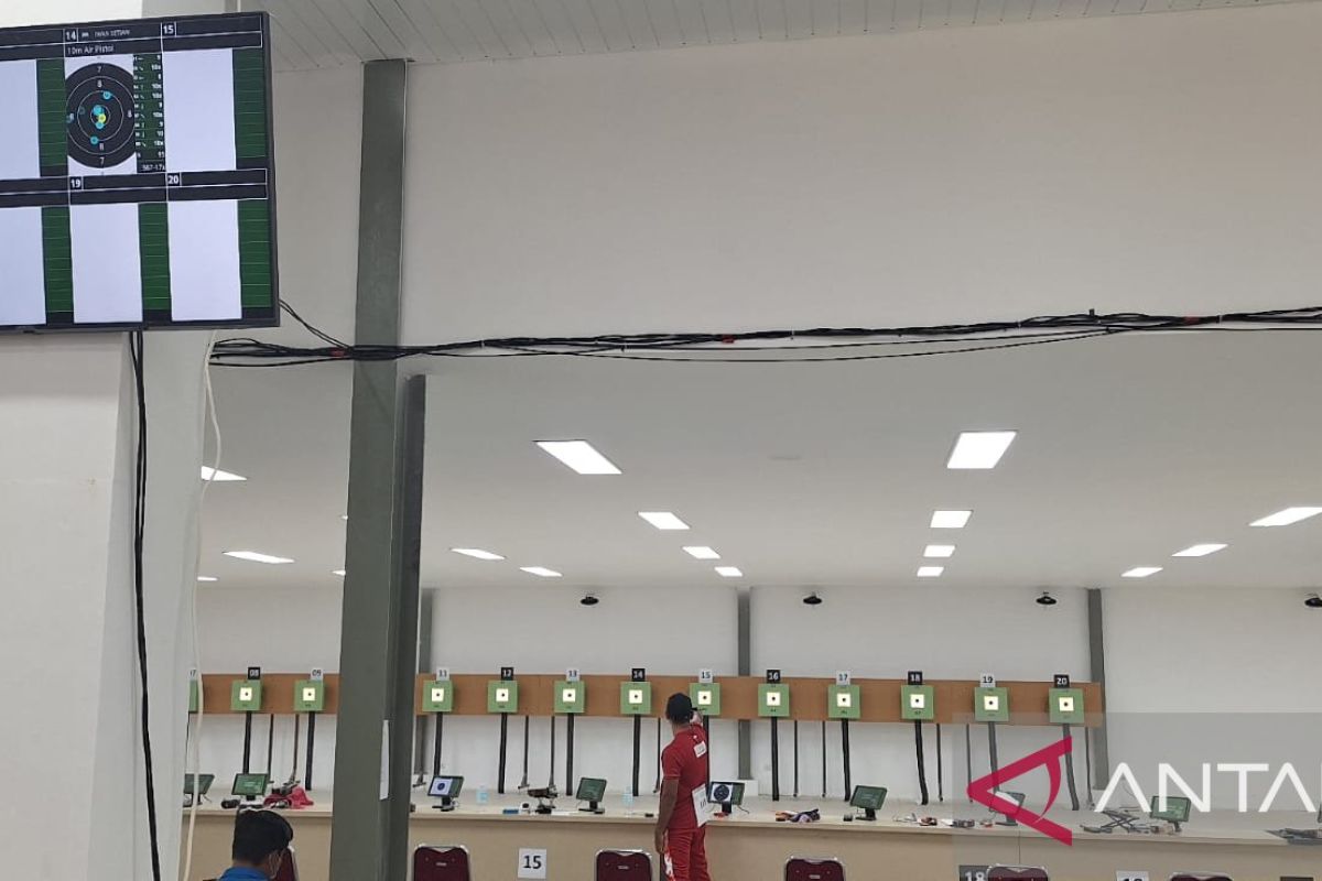 Menembak - Tim Jabar raih medali emas nomor 10m air pistol putra