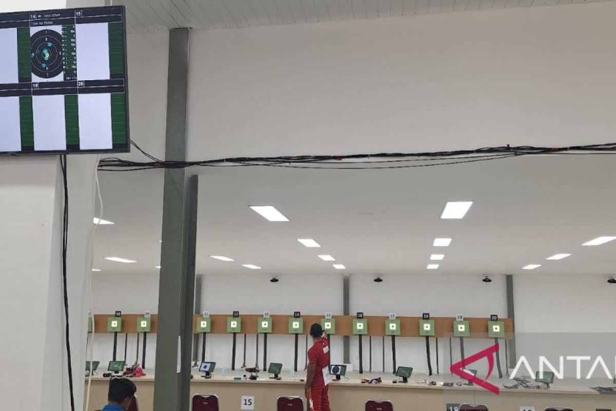 Menembak- Tim Jabar raih medali emas nomor 10m Air pistol putra