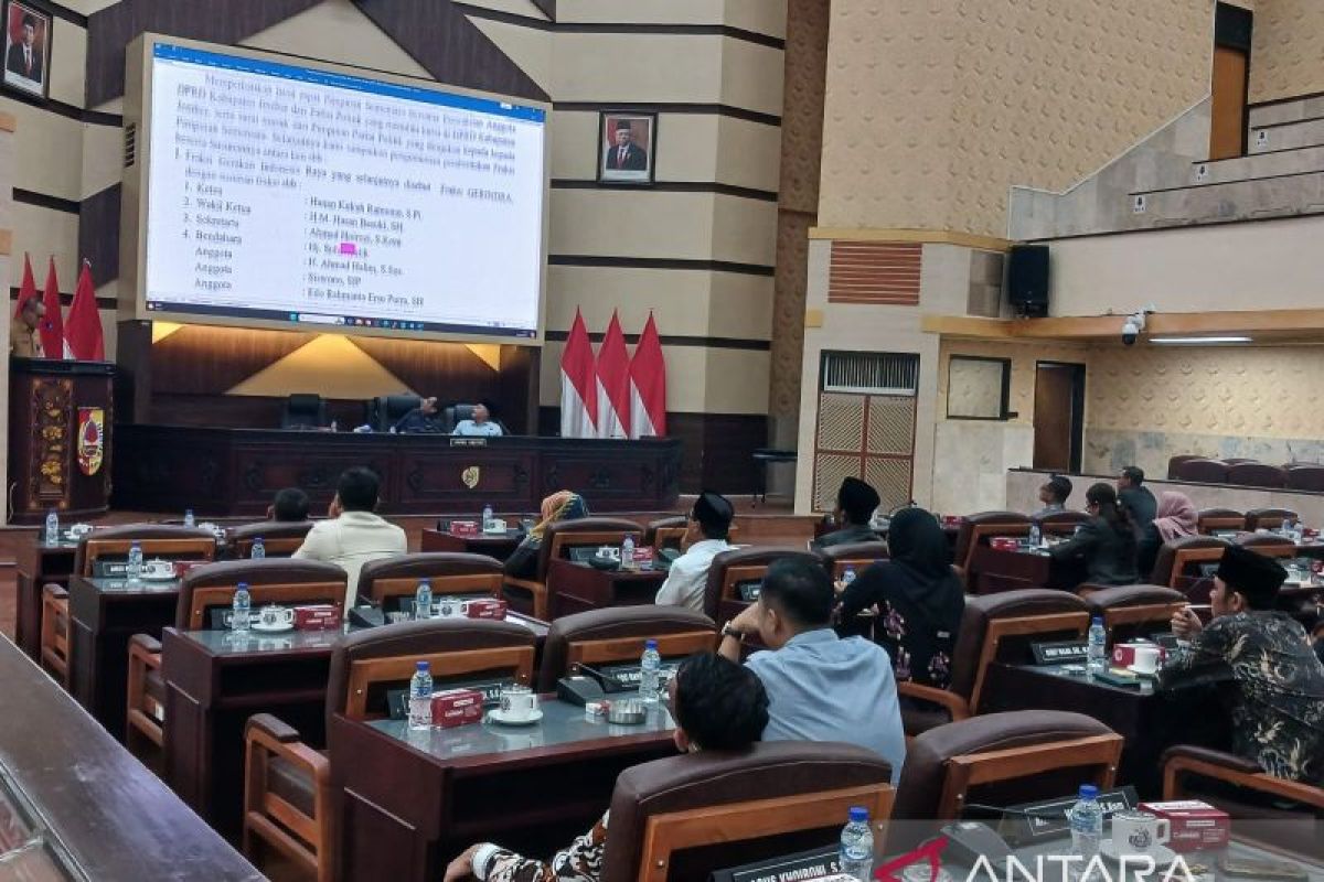 DPRD Jember tetapkan susunan tujuh fraksi dan tim pembahas tatib