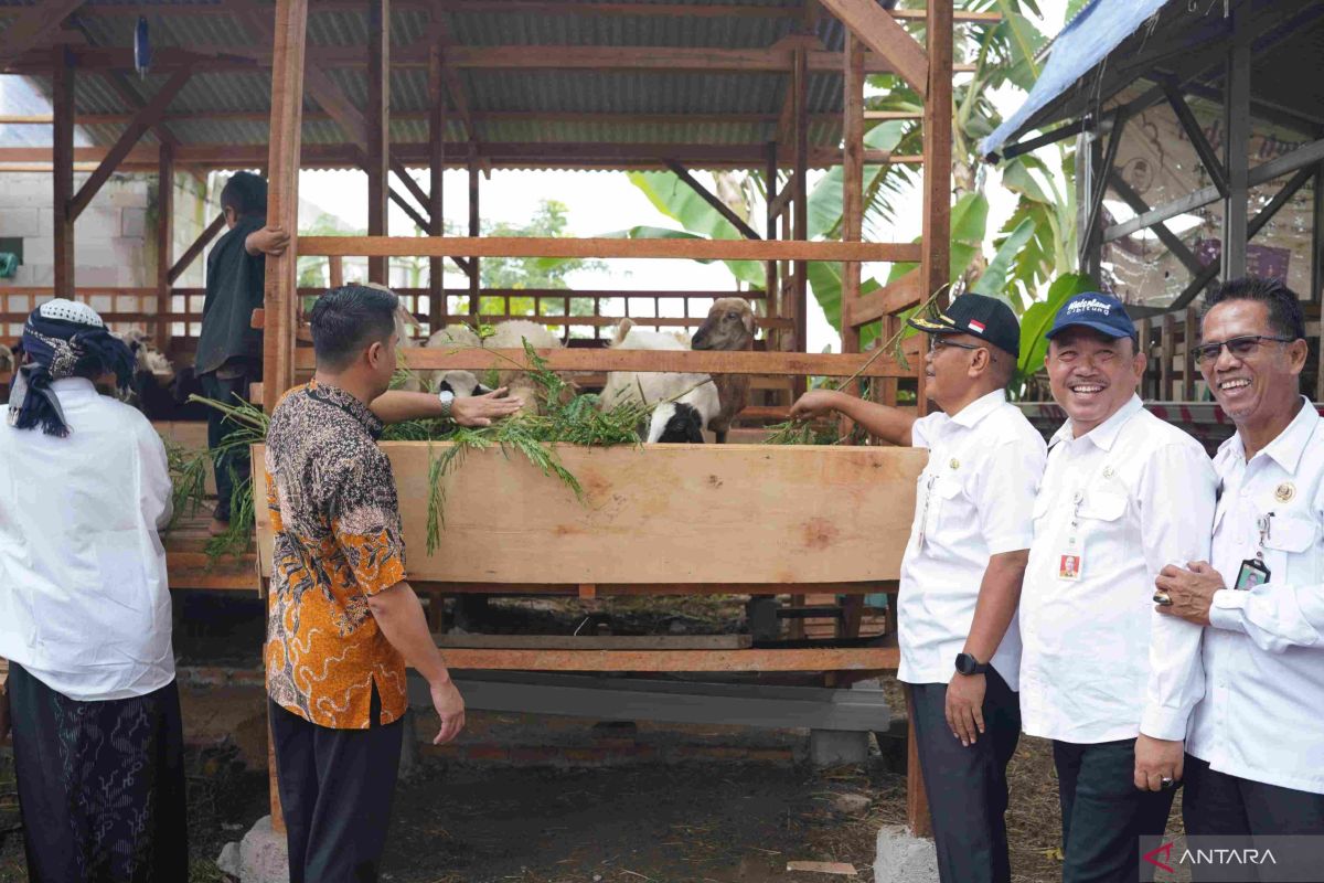 Pemkab Bekasi dukung perusahaan salurkan CSR dengan bantuan usaha kepada warga