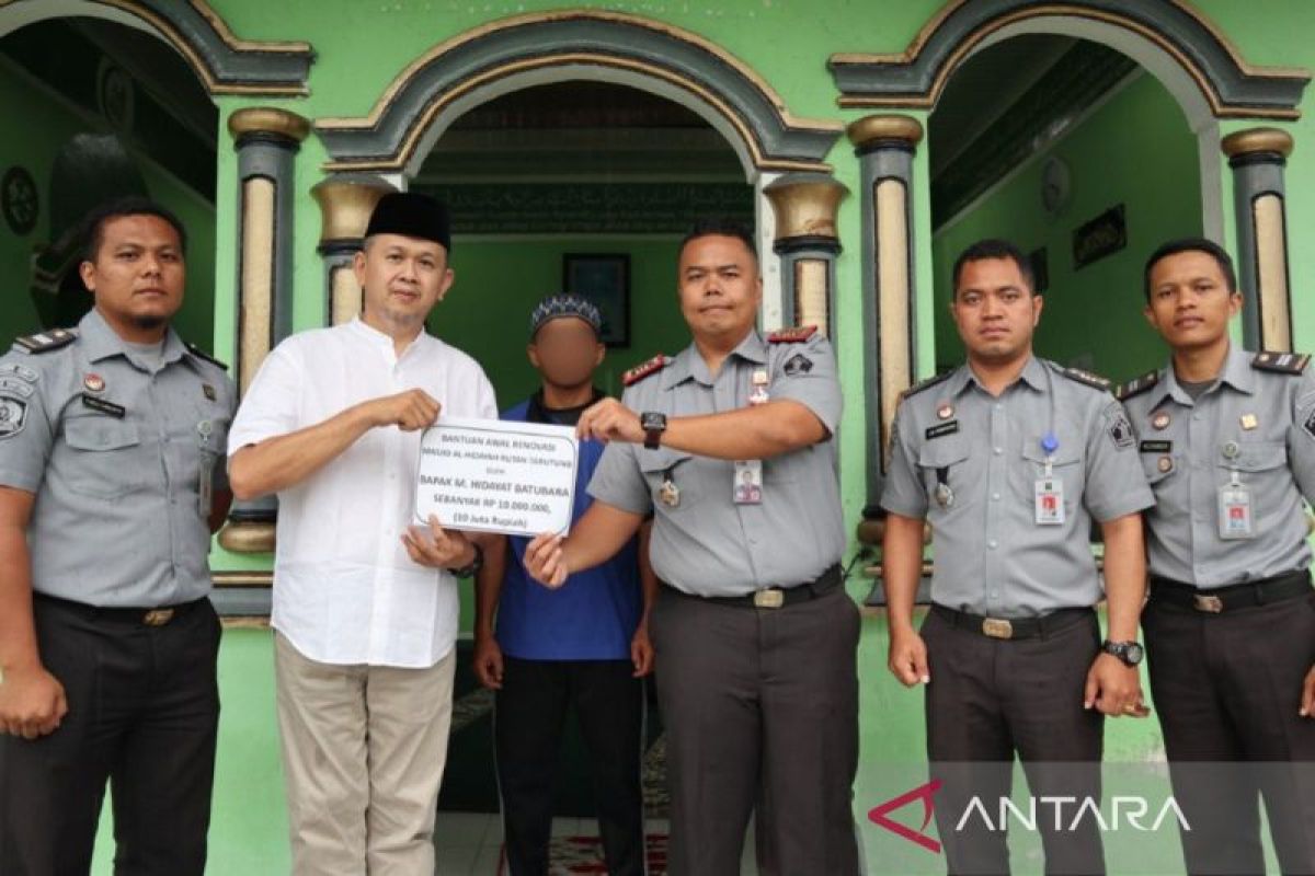 Rutan Tarutung terima bantuan renovasi masjid dari PT Mazuma Agro Indonesia