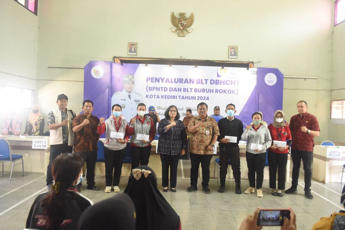 Pemkot Kediri salurkan BLT untuk buruh rokok