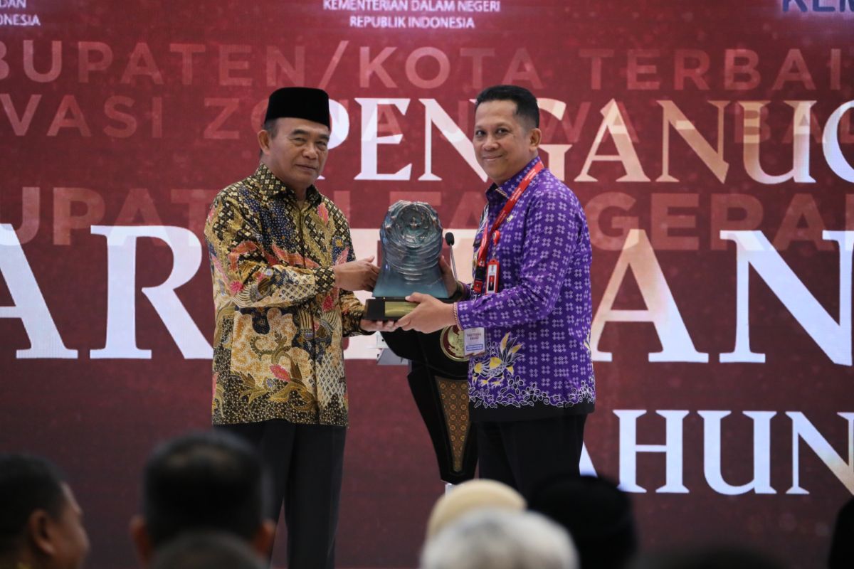 Pemkab Tangerang terima penghargaan Paritrana Award 2024