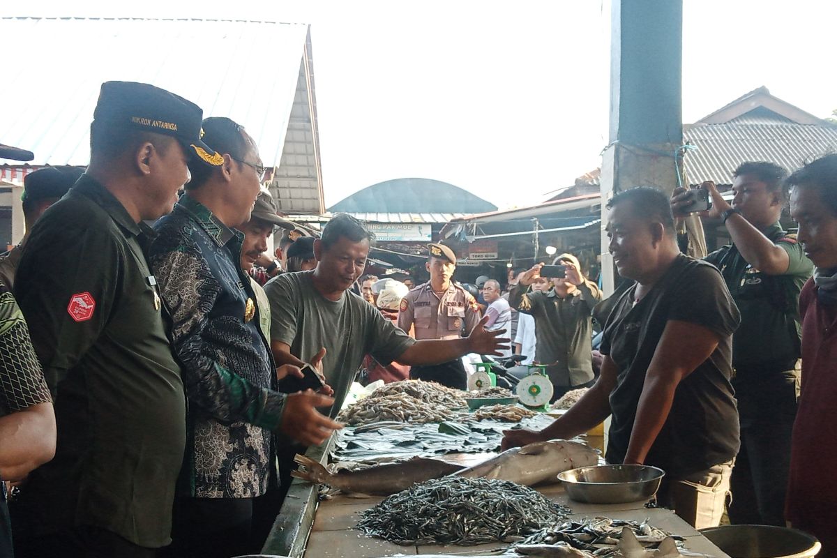 Sugito pastikan harga pangan di Belitung terkendali