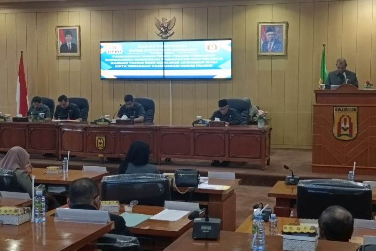 Fraksi DPRD berikan saran dan masukan terhadap Raperda APBD