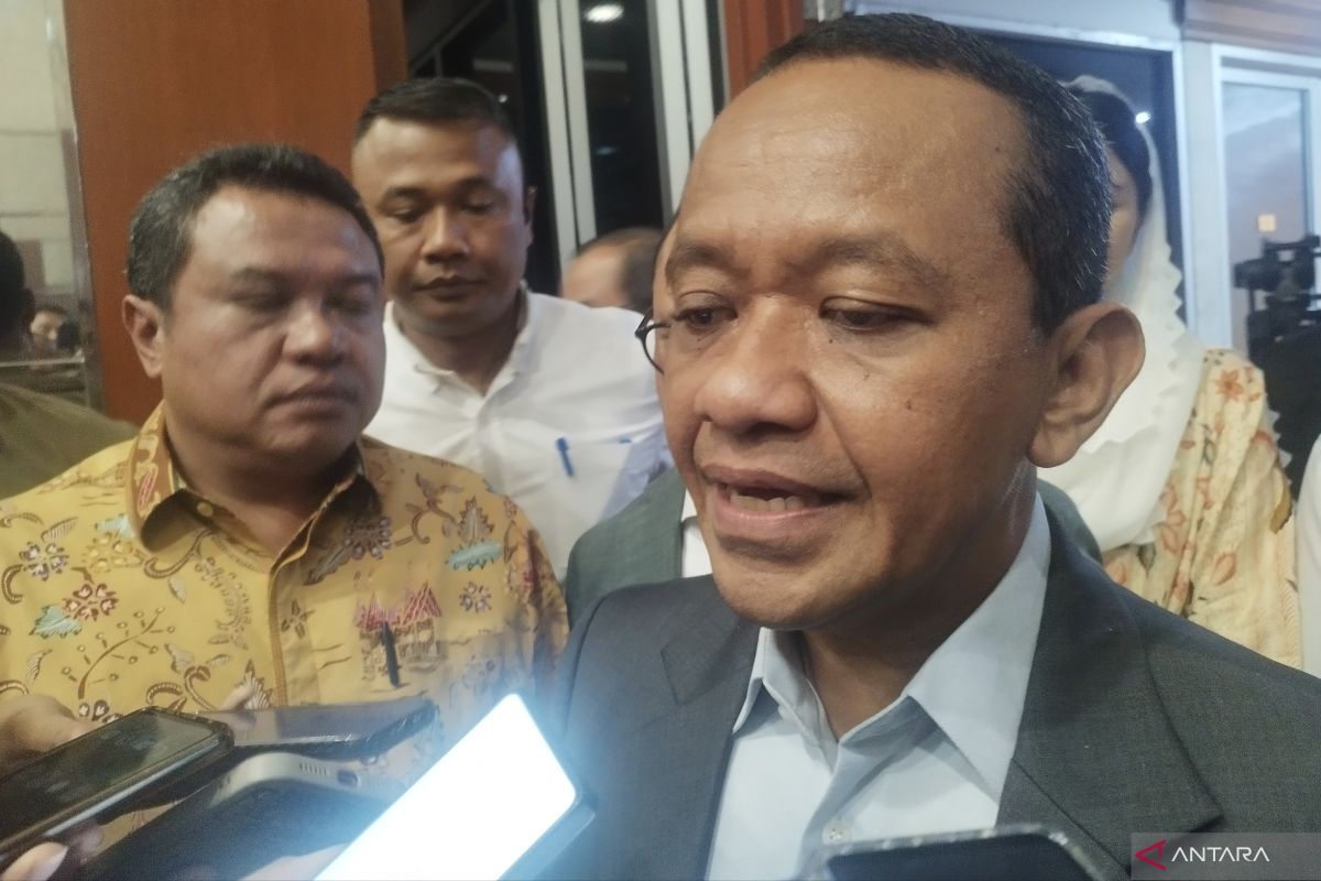 Bahlil tak masalah jumlah menteri bertambah untuk kebutuhan percepatan