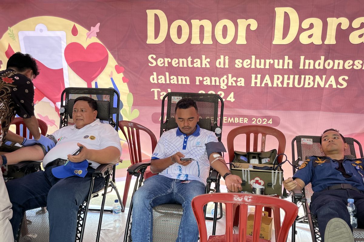 Sambut Harhubnas, BPTD Maluku gelar donor darah di Terminal Pasar Mardika Ambon