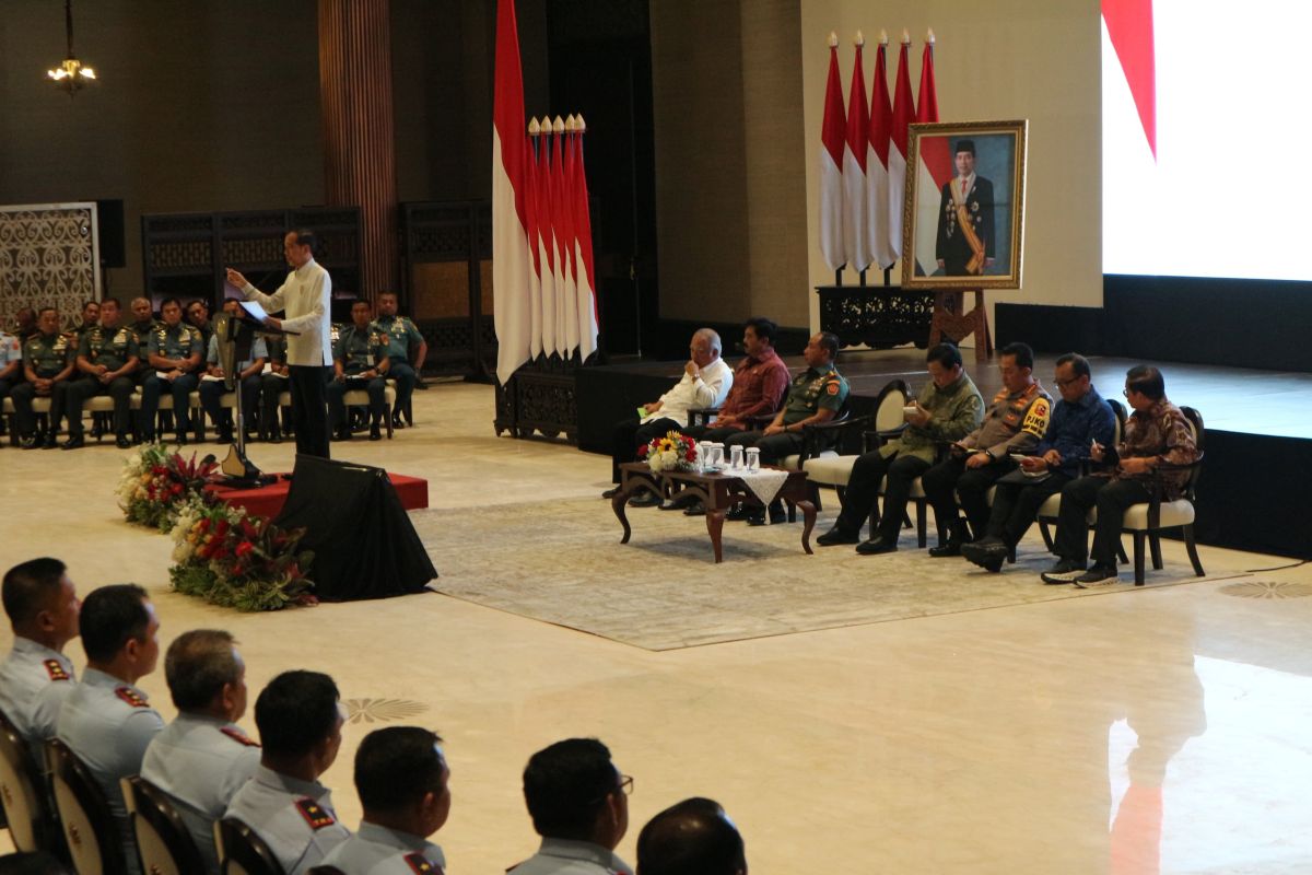 Presiden Jokowi sebut alasan pengarahan kepada pejabat TNI/Polri di IKN