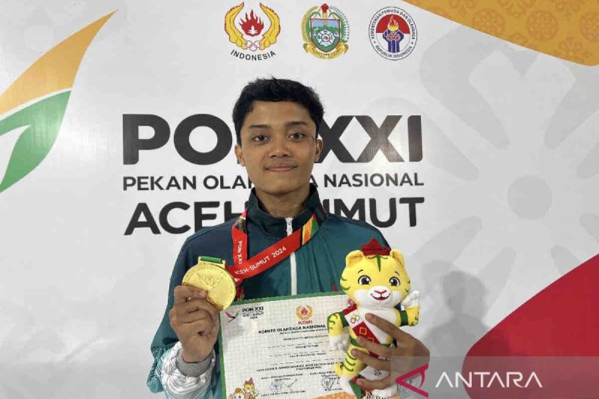 Taekwondo - Adhiyodha mampu sabet emas meski pertama tampil PON XXI