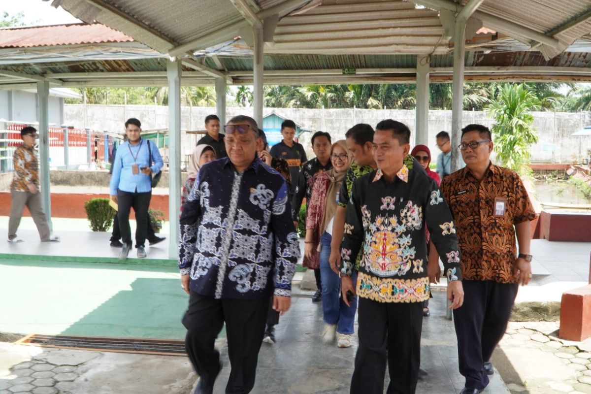 Kakanwil Kemenkumhan Jambi dampingi Wamenaker kunjungi Lapas kelas IIA Jambi