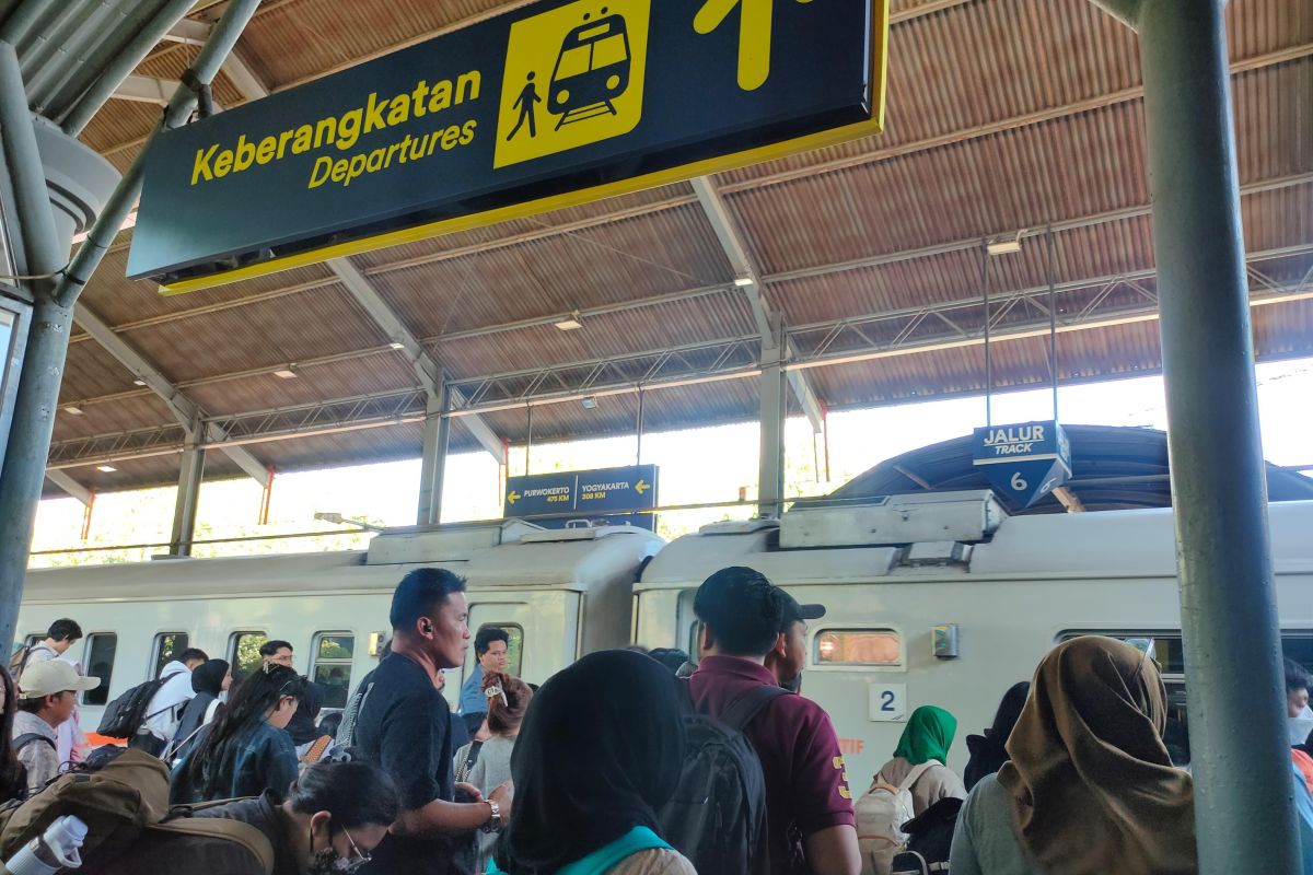 PT KAI catat 22.566 penumpang berangkat dari stasiun wilayah Daop 8