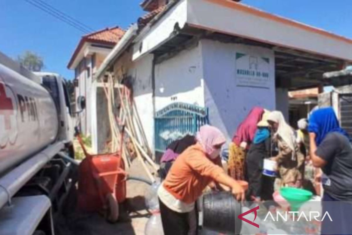 PMI Pamekasan salurkan bantuan air bersih ke desa terdampak kekeringan