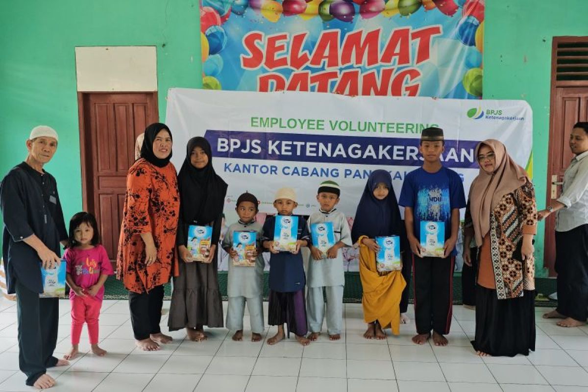 Peduli Sesama, BPJS Ketenagakerjaan Pangkalpinang gelar bakti sosial melalui employee volunteering