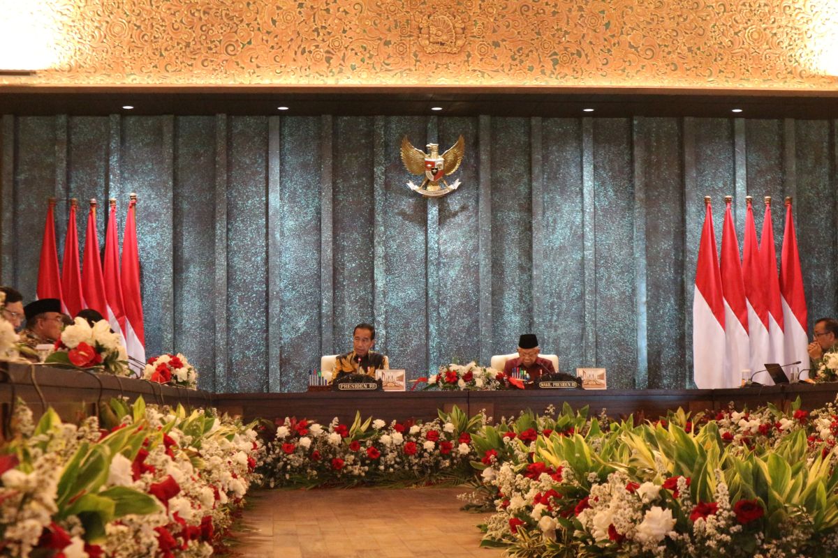 Jokowi presides over final cabinet meeting in Nusantara