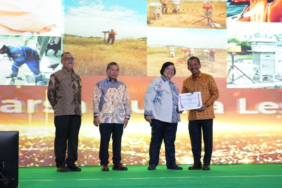 Sucofindo raih penghargaan dari KLHK berkat layanan AMDAL