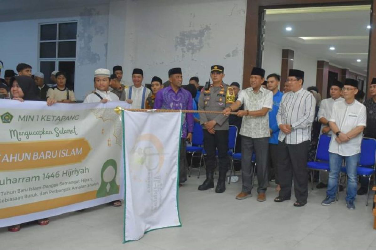 Wabup Ketapang membuka Pawai Taaruf sambut Tahun Baru Islam