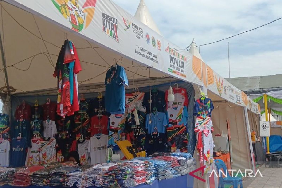 Kaos berlogo PON 2024 laris manis terjual di Medan