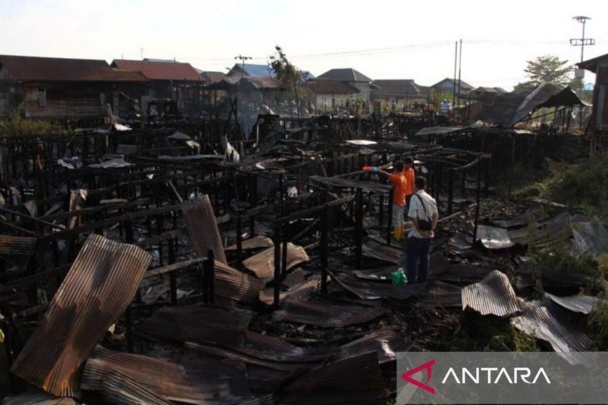 Sejumlah rumah di kawasan padat penduduk Palangka Raya terbakar