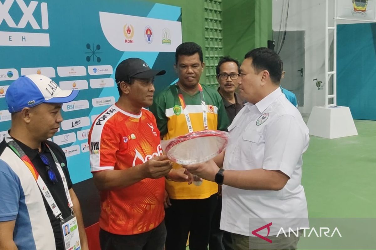 PP Pesti beri 1.000 raket guna perluas sosialisasi soft tenis