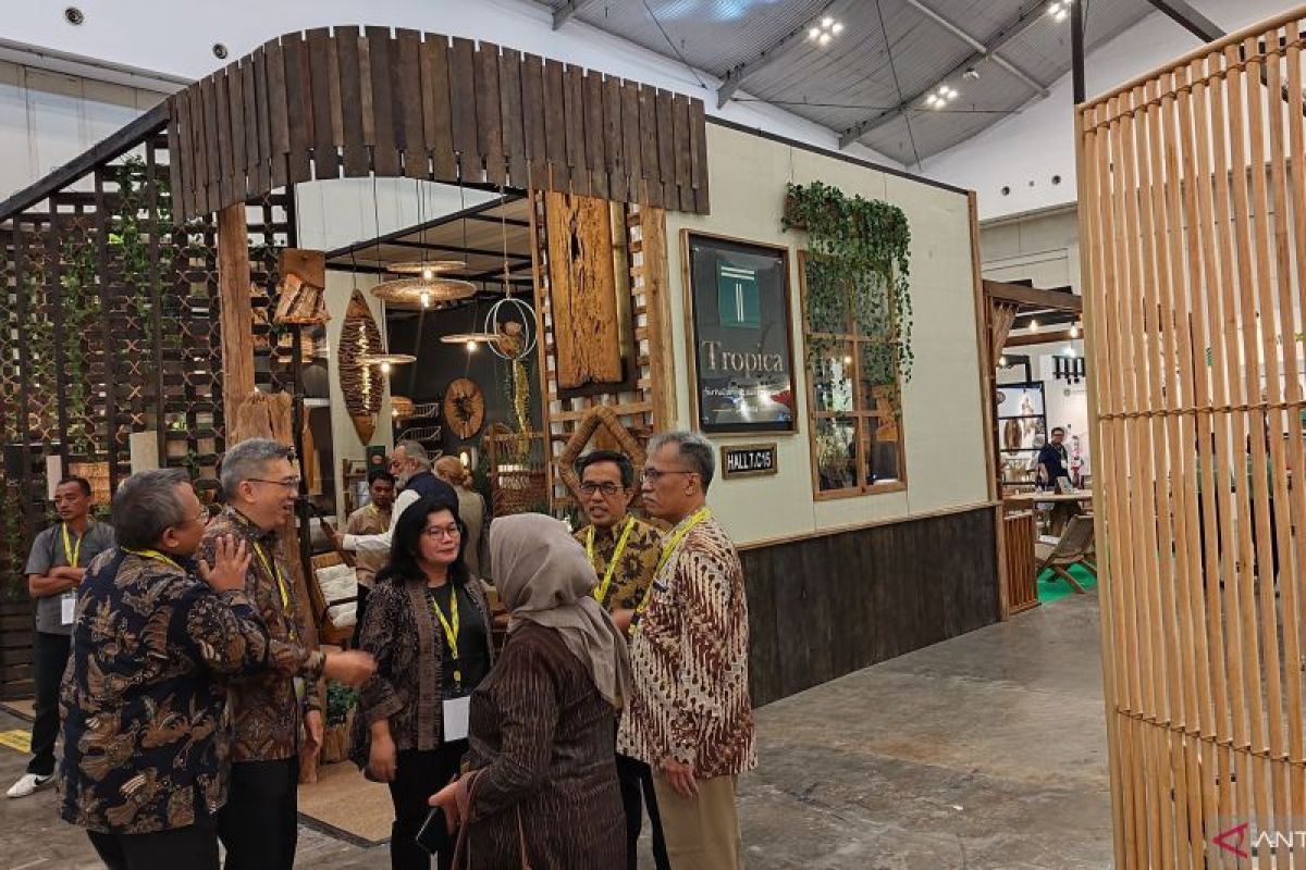 Ratusan perusahaan furnitur ikuti pameran IFFINA Indonesia Expo 2024