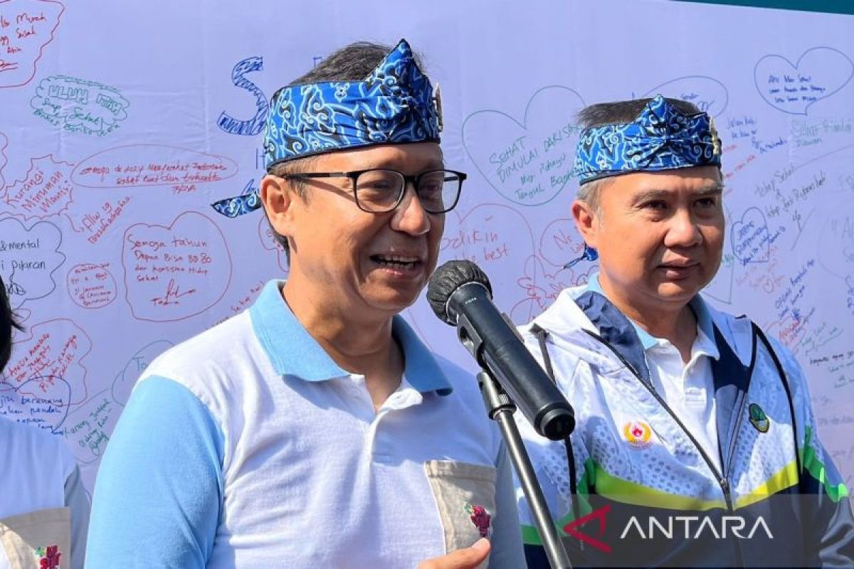 Menkes ajak masyarakat canangkan hidup secara sehat demi panjang usia